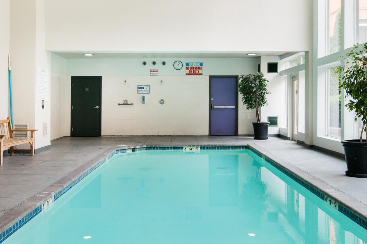 City Water View Oasis With Pool & Gym Near Cruise In Heart Of Seattle Exterior photo